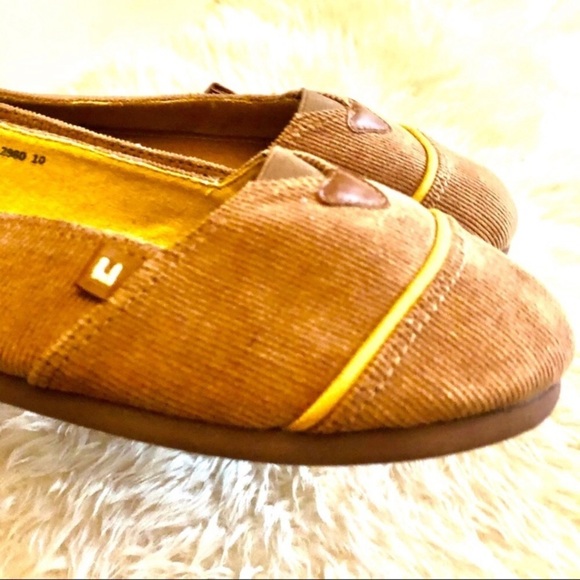 NWOT LE BUNNY BLEU Vegan Corduroy Slip On Loafer - Picture 8 of 9